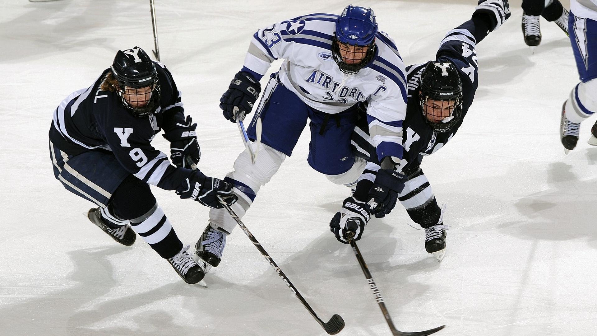 九游体育登录入口-兰斯队员默契配合，连续得分，兰斯足球