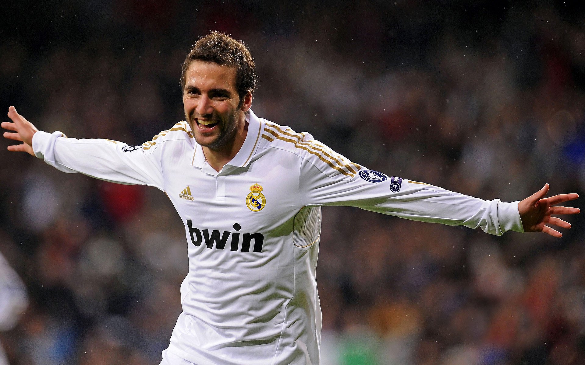 登贝莱被评为法甲赛季最佳球员，叫登贝莱的球员