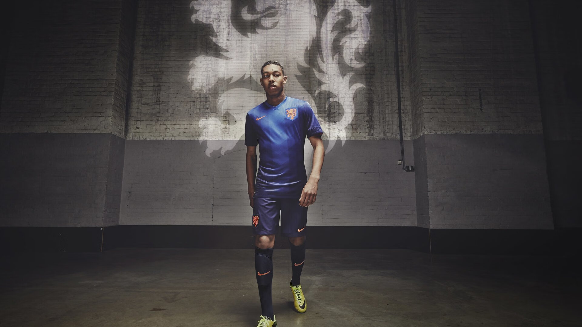 九游官方网站-国家队集中训练期间组织系列战术讲座提升球员理解能力，国家队集训要求